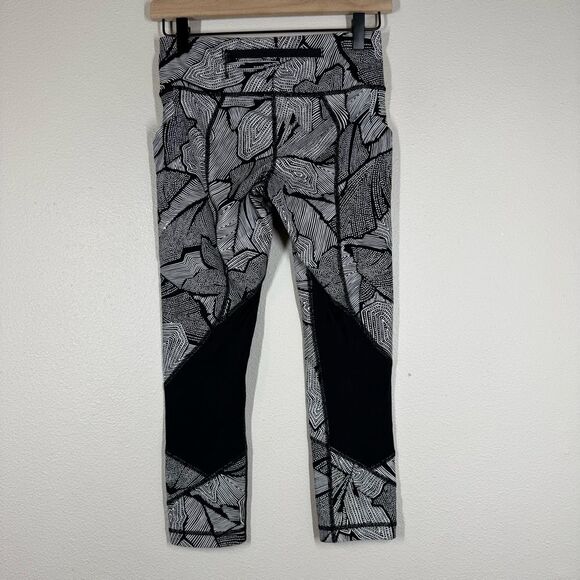 Lululemon Women's Goal Crusher 7/8 Tights Leggings Dottie Tribe White Black 4 - Picture 3 of 7